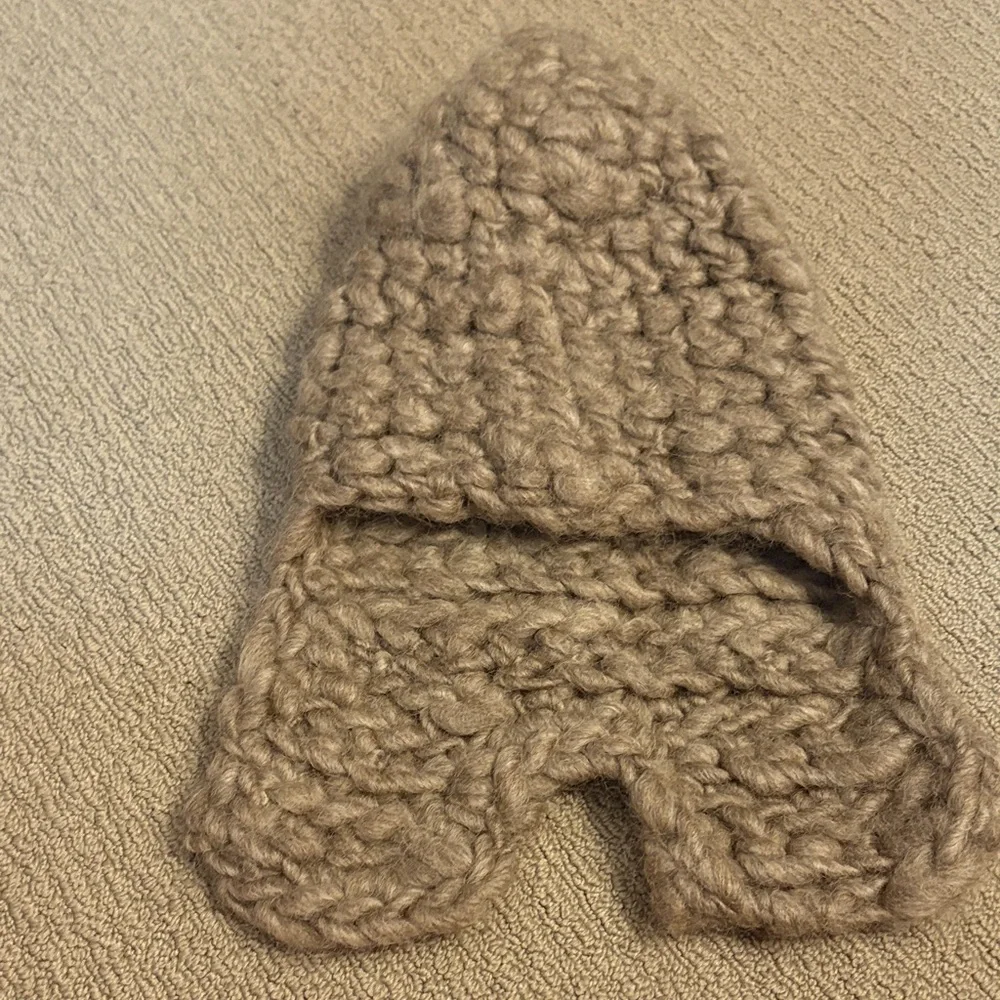 Chunky Knit Brown Hat - Picture 1 of 3
